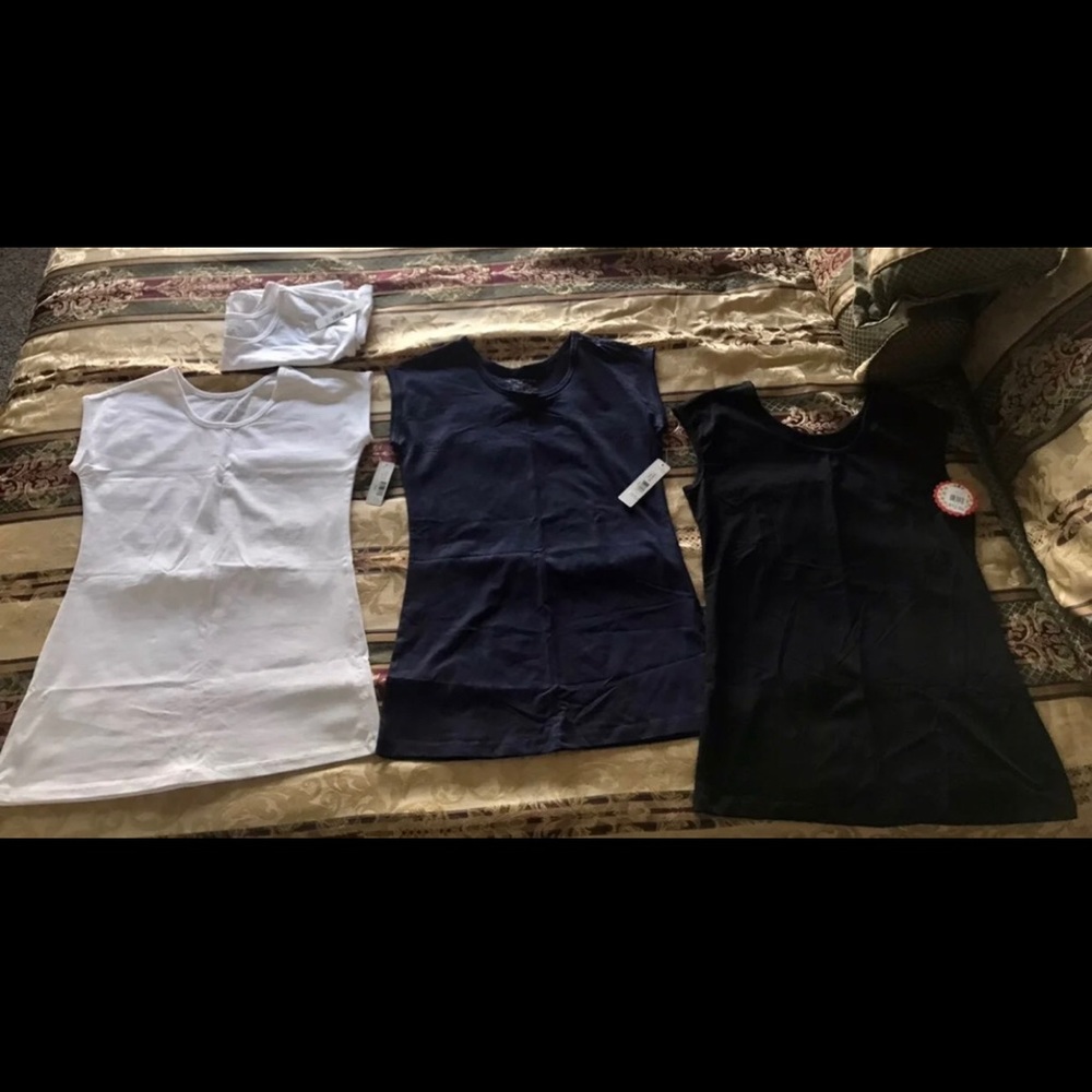 Downeast Classic Tees Bundle of 4– (2 White, 1 Navy, 1 Black)